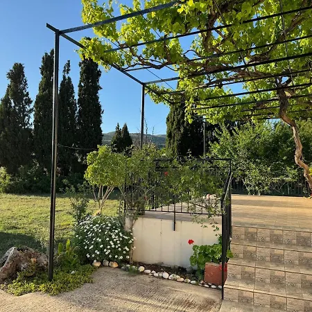 Сasa de vacaciones Lixouri Cottage