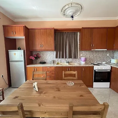 Lixouri Cottage *
